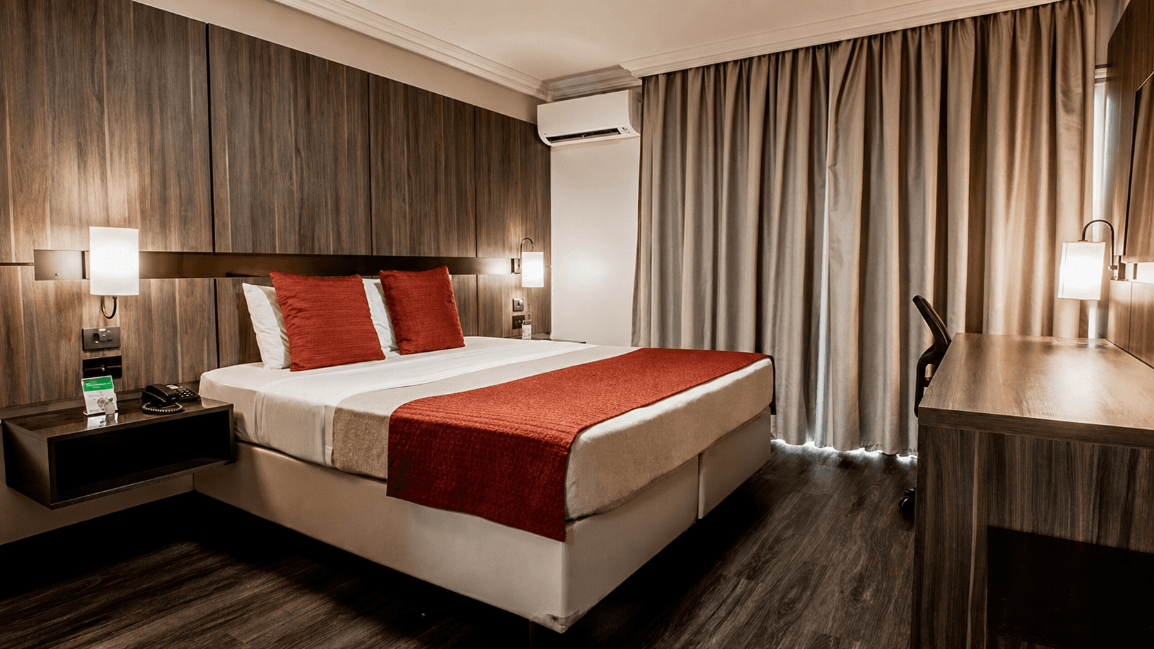 Hotel Deville, quarto